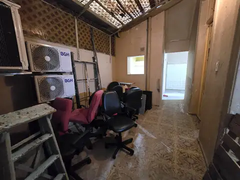 Oficina 4 ambientes con 1 baño