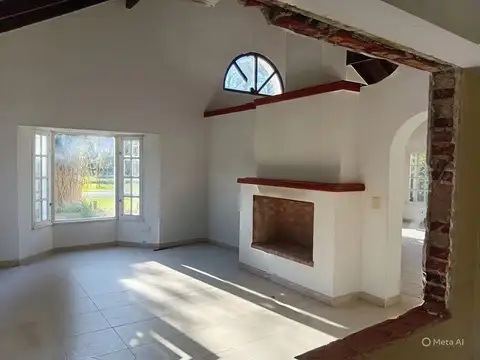 Casa 8 ambientes con 3 baños