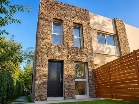 CASA EN VENTA EN CITY BELL TIPO DUPLEX APTA BANCO