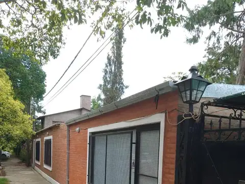Casa con local de frente, Funes