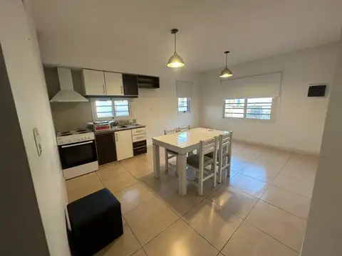 Departamento en Alquiler en El Palomar, $ 650.000