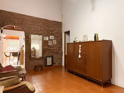 VTA CASA UDAONDO/ITUZAINGO 4 AMB PILETA-APTA CRED