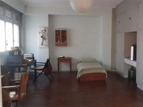 7 ambientes al frente 5 dormitorios, terraza, dependencia+