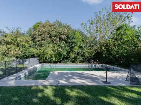 Casa en Venta con 2 cocheras