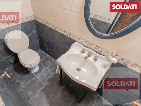 Casa 5 ambientes con 2 baños