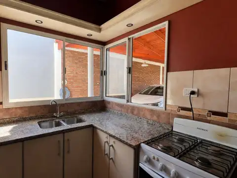 SE VENDE CASA 5 AMBIENTES VALLE VIEJO SUMALAO