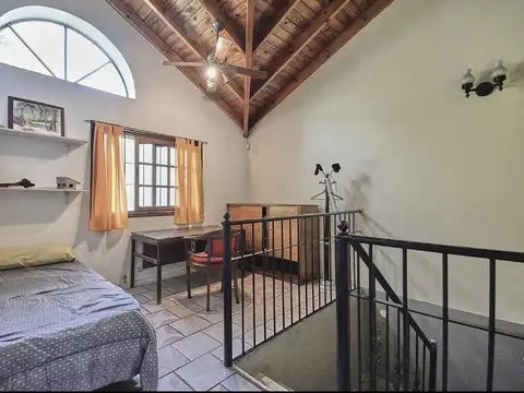 Casa 5 ambientes barrio El Tato