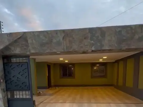 VENTA DE CASA (B. AUTONOMIA)