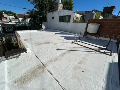 Depto Tipo Casa 2 ambientes con 1 baño