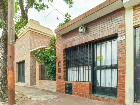 Casa al Frente 2 Dormitorios- Barrio Sarmiento