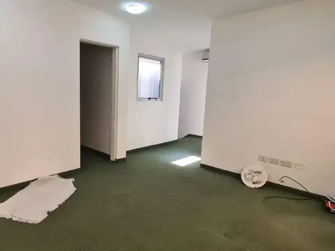 Oficina 3 ambientes con 1 baño