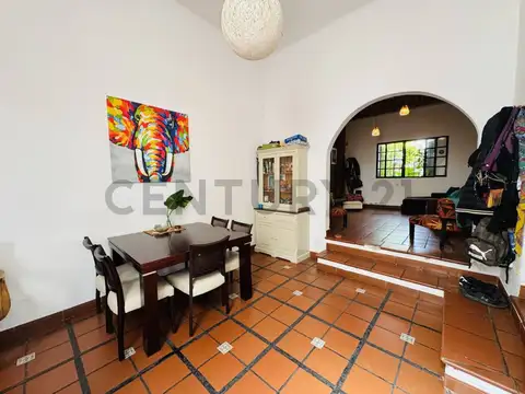 VENTA CASA 4 AMBIENTES,AMPLIO PATIO  CON PARRILLA EN VICENTE LOPEZ, FLORIDA