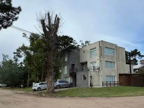 2222 - De La Merluza 867 1°G