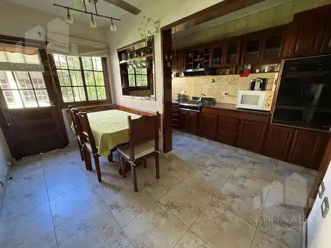 VENTA CASA CHALET 5 AMBIENTES CASTELAR SUR MORON