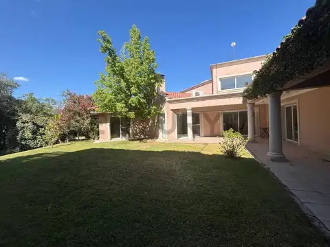 INMOANDES SAS ofrece en venta una casa, ubicada en Barrio Privado CLUB DE CAMPO, en el departamen...