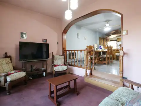 Casa 6 ambientes con 3 baños