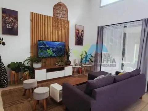 Casa 4 ambientes con 4 baños