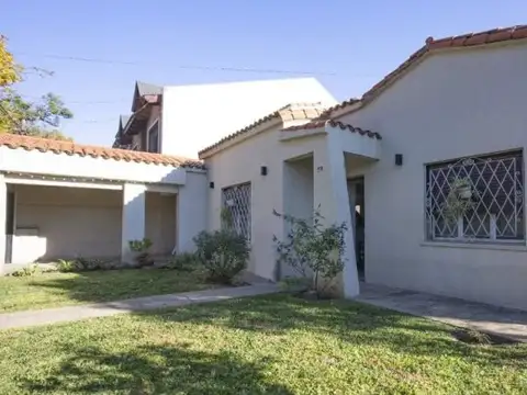 Impecable casa de 3 dormitorios Chiclana 510, Alberdi