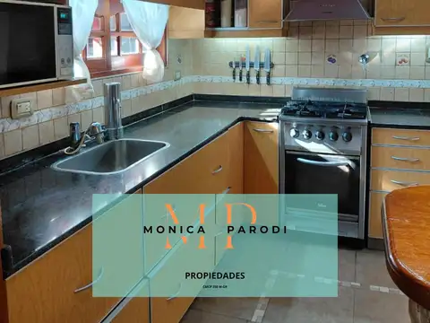 Casa 5 ambientes con 3 baños