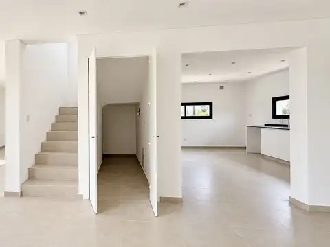 CASA EN VENTA EN SANTA LUCIA - PILAR