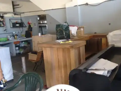 DEPÓSITO SOBRE LOTE 617.22 m2 - PLANTA ALTA OFICINAS!