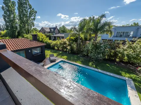 Casa en Venta con 1 cochera