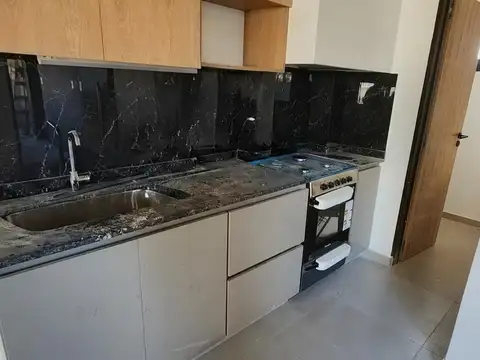DEPARTAMENTO MONOAMBIENTE CON PARRILA EN EL BALCON PISO 3