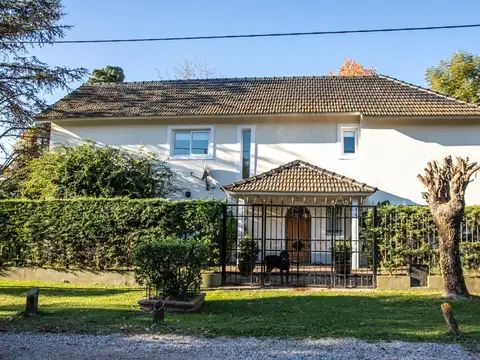 Casa Quinta en Venta Las Retamas Barrio Abierto Acacias Blancas con Pileta Apto Crédito