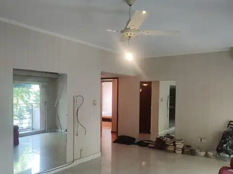 Excelente Piso en Villa Urquiza  4 ambientes más dependencia