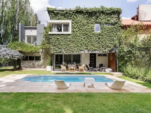 Hermosa Casa en Venta - Carrodilla