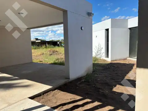 Casa en Venta en General Roca, USD 185.000
