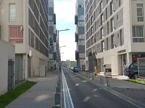 DEPARTAMENTO EN VENTA, DE 2 AMBIENTES, AL FRENTE, CON BALCON CORRIDO Y ORIENTACION NORTE.