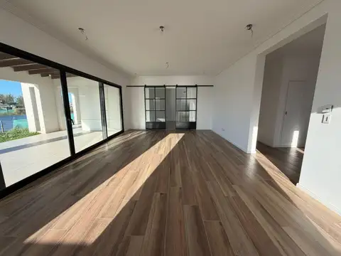 Casa 6 ambientes con 3 baños