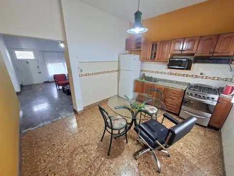 Casa 5 ambientes con 2 baños