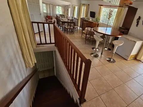Casa 6 ambientes con 3 baños