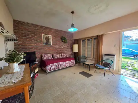 Casa 3 ambientes con 1 baño