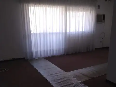 Av. Gral Paz 600, Piso 11