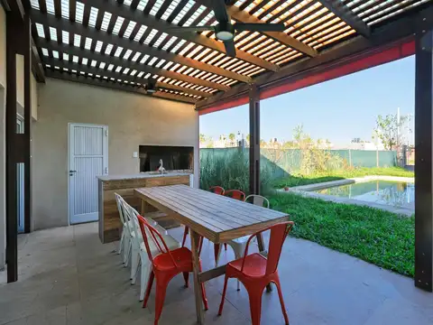 Casa en Alquiler en Piñero, $ 750.000