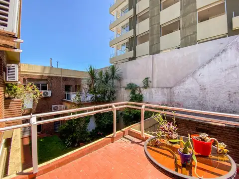 Aristóbulo Del Valle al 300