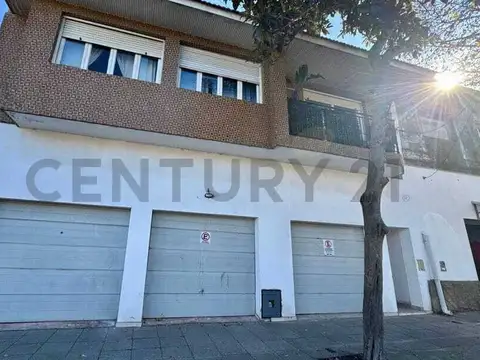 14 de julio 717 , Piso 1