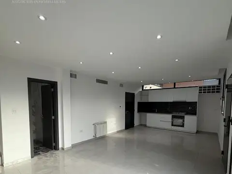 Depto Tipo Casa 4 ambientes con 2 baños