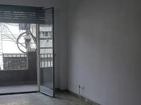 Gabriela Mistral 2500, Piso 1