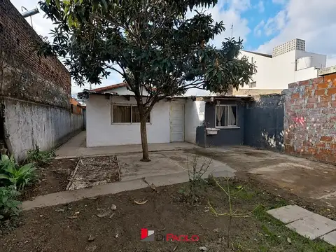 Casa posible galpón en Venta en Villa Libertad Lote Propio
