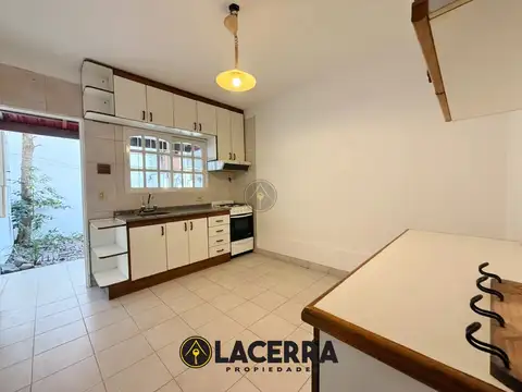 Casa en Alquiler con 1 cochera