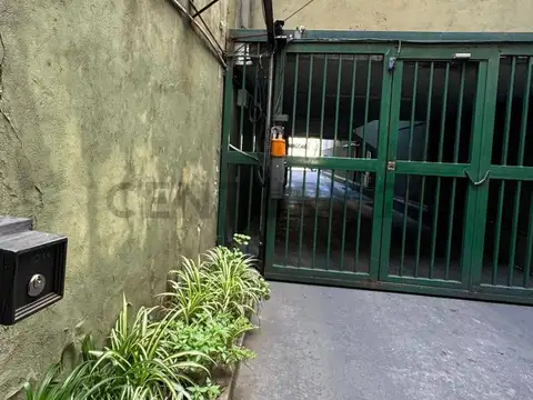 COCHERA en Planta Baja con acceso directo y seguridad 24hs - a metros de Faculta