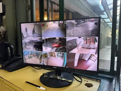 COCHERA en Planta Baja con acceso directo y seguridad 24hs - a metros de Faculta