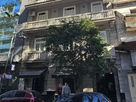 Depto Tipo Casa en Venta 80 años