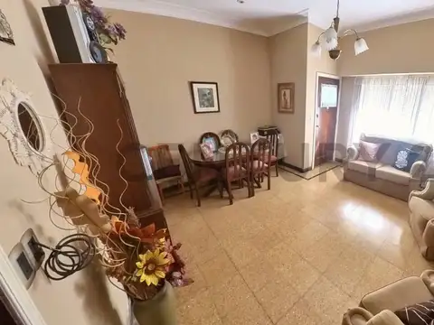 Venta Casa mas Departamento Independiente