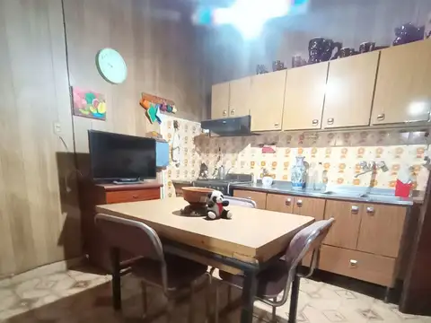 Casa 4 ambientes con 1 baño