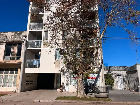 ALQUILER/DEPARTAMENTO/MICROCENTRO.
